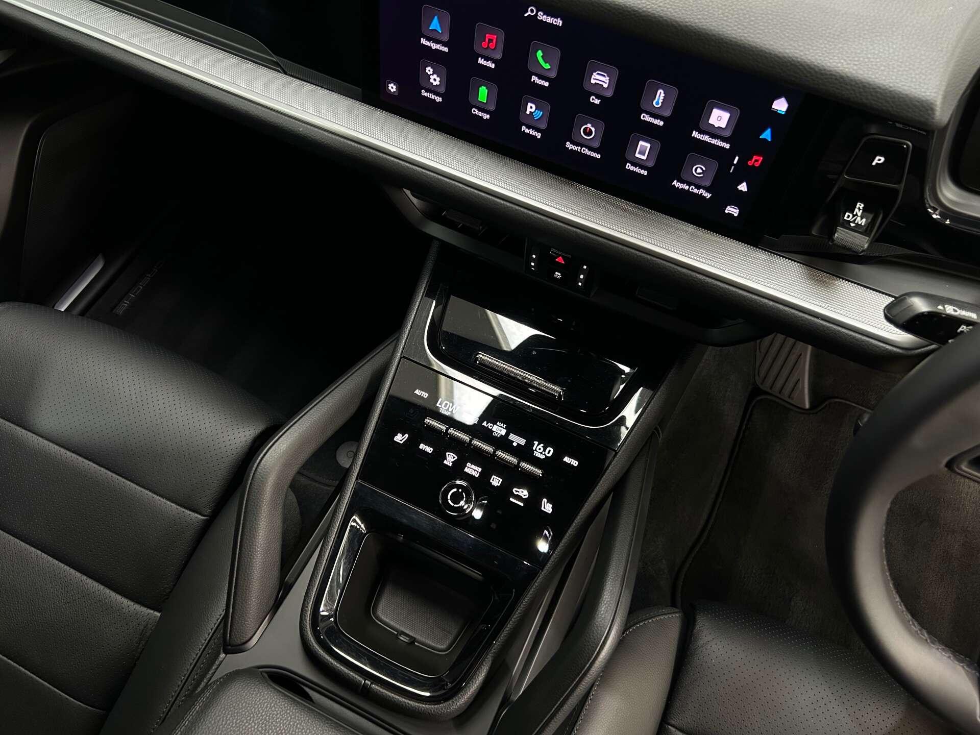 Porsche Cayenne view 26