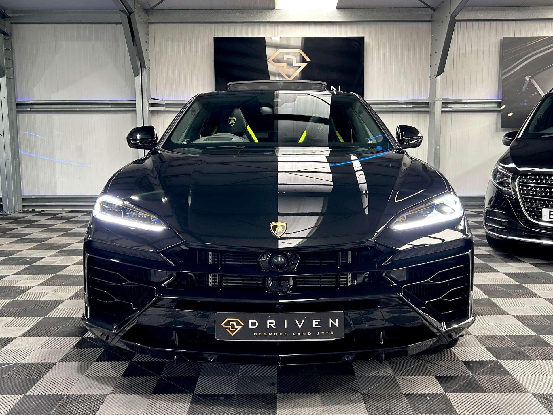 Lamborghini Urus view 8