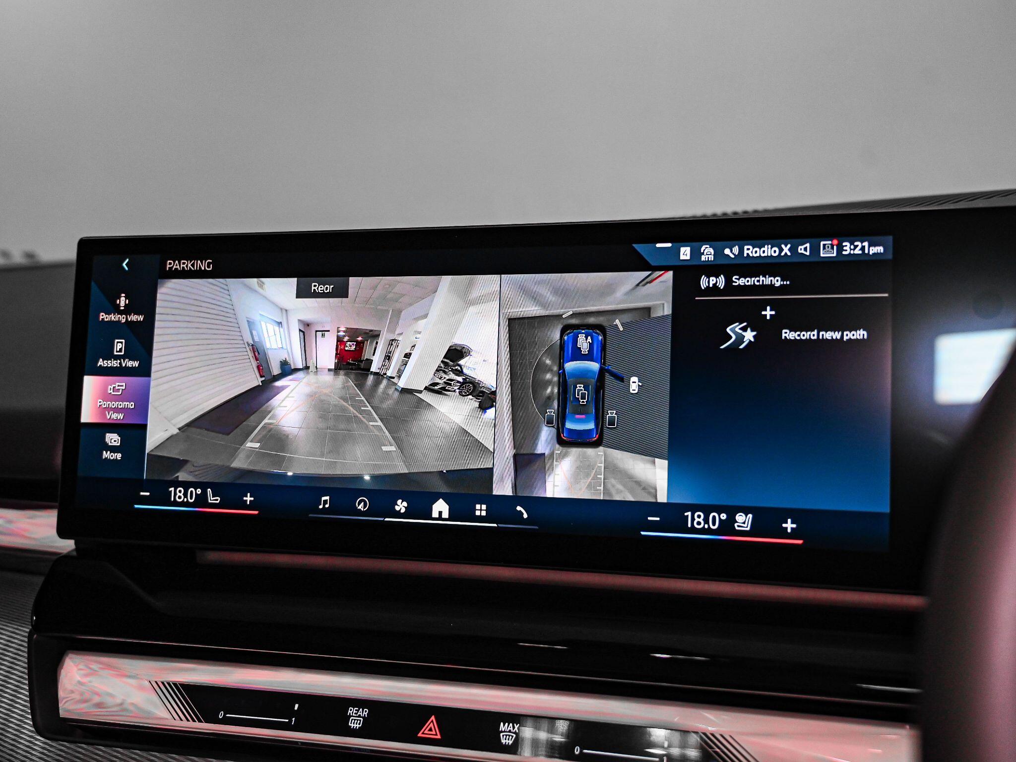 BMW 5 Series view 15