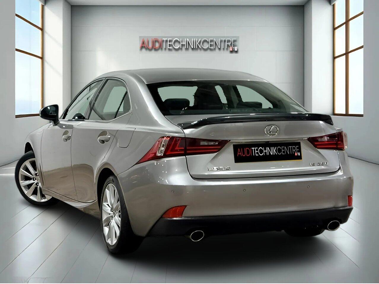 Lexus IS view 5