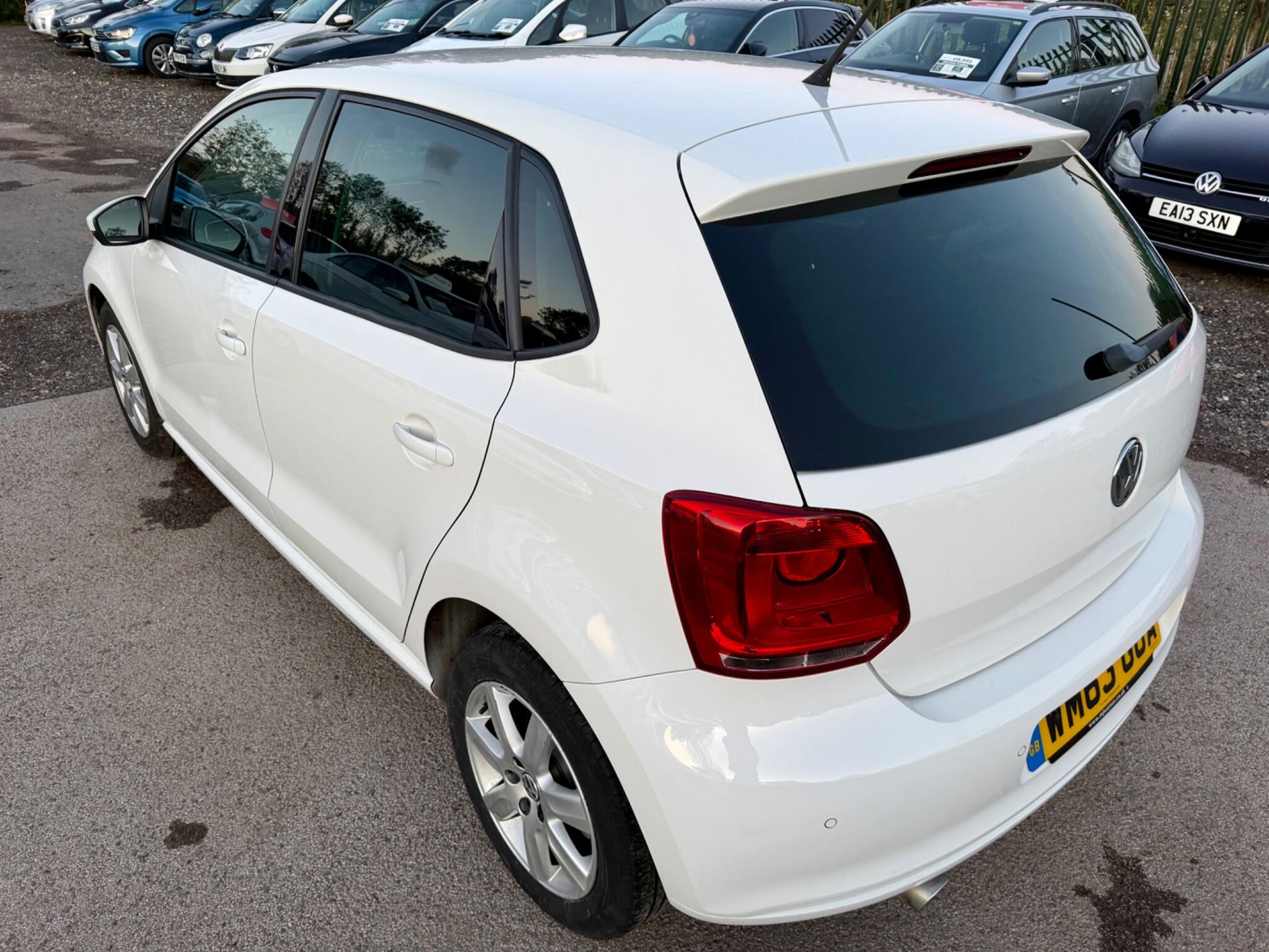 Volkswagen Polo view 5