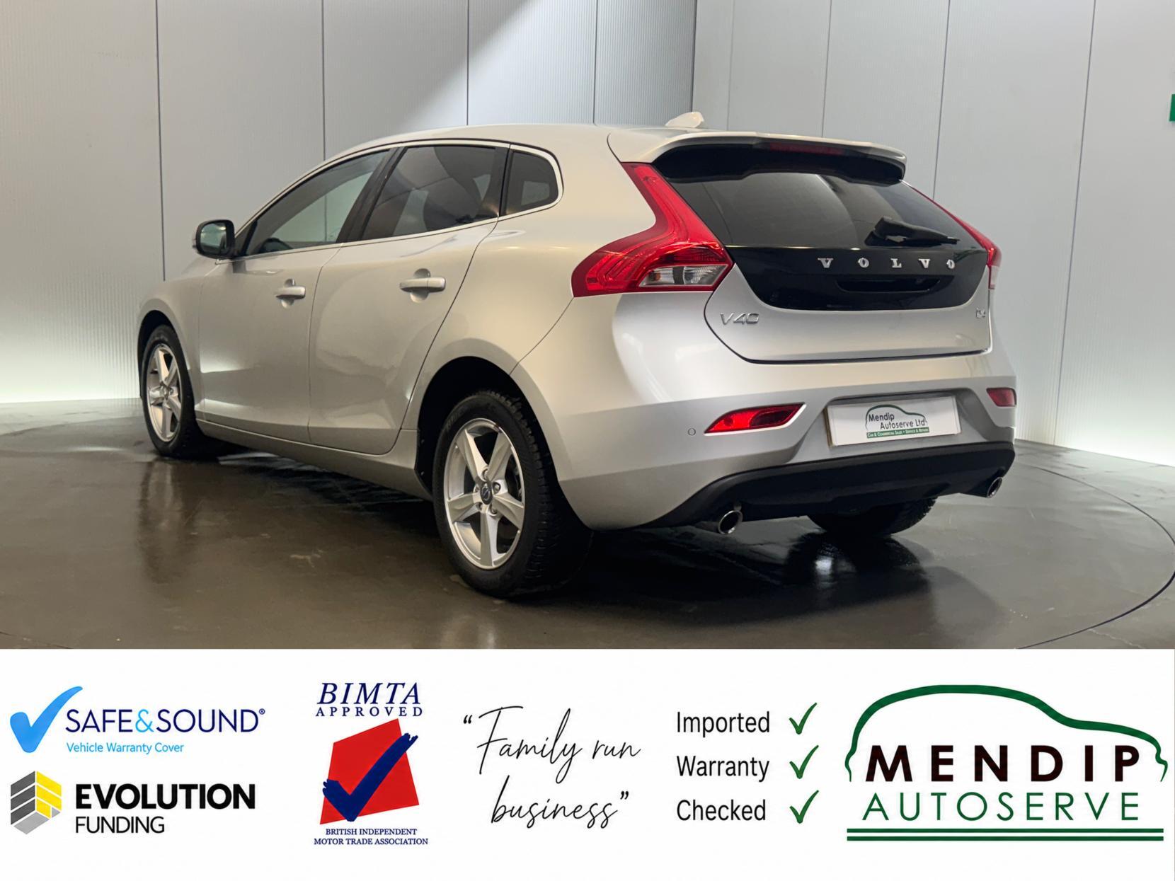 Volvo V40 view 14