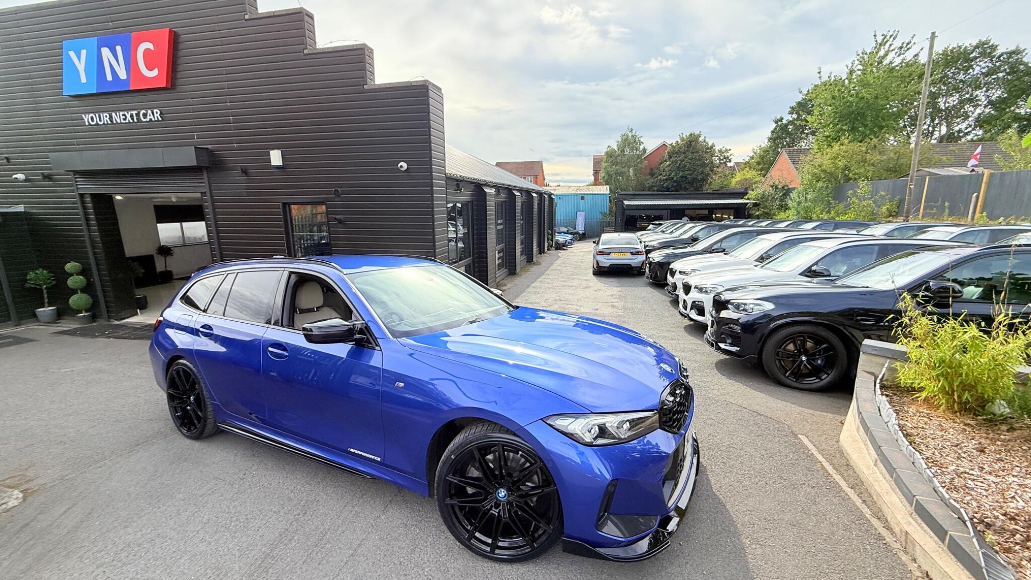 BMW 3 Series view 12