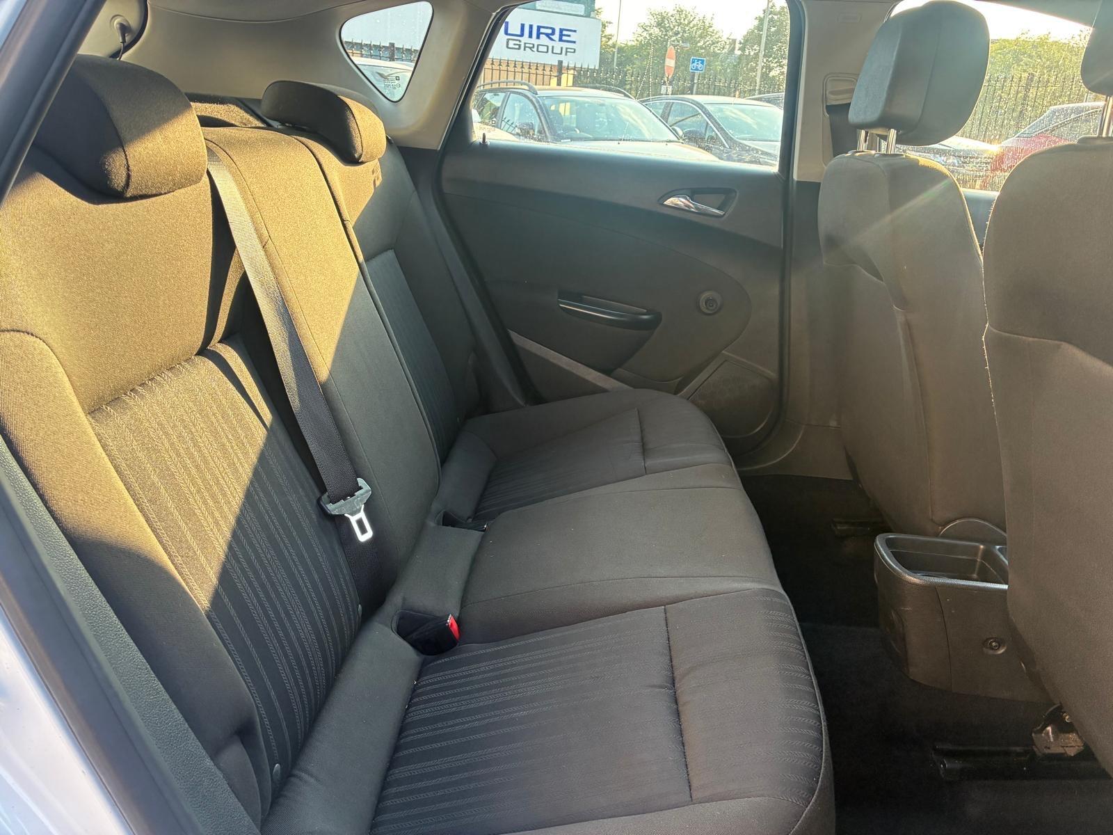 Vauxhall Astra view 17