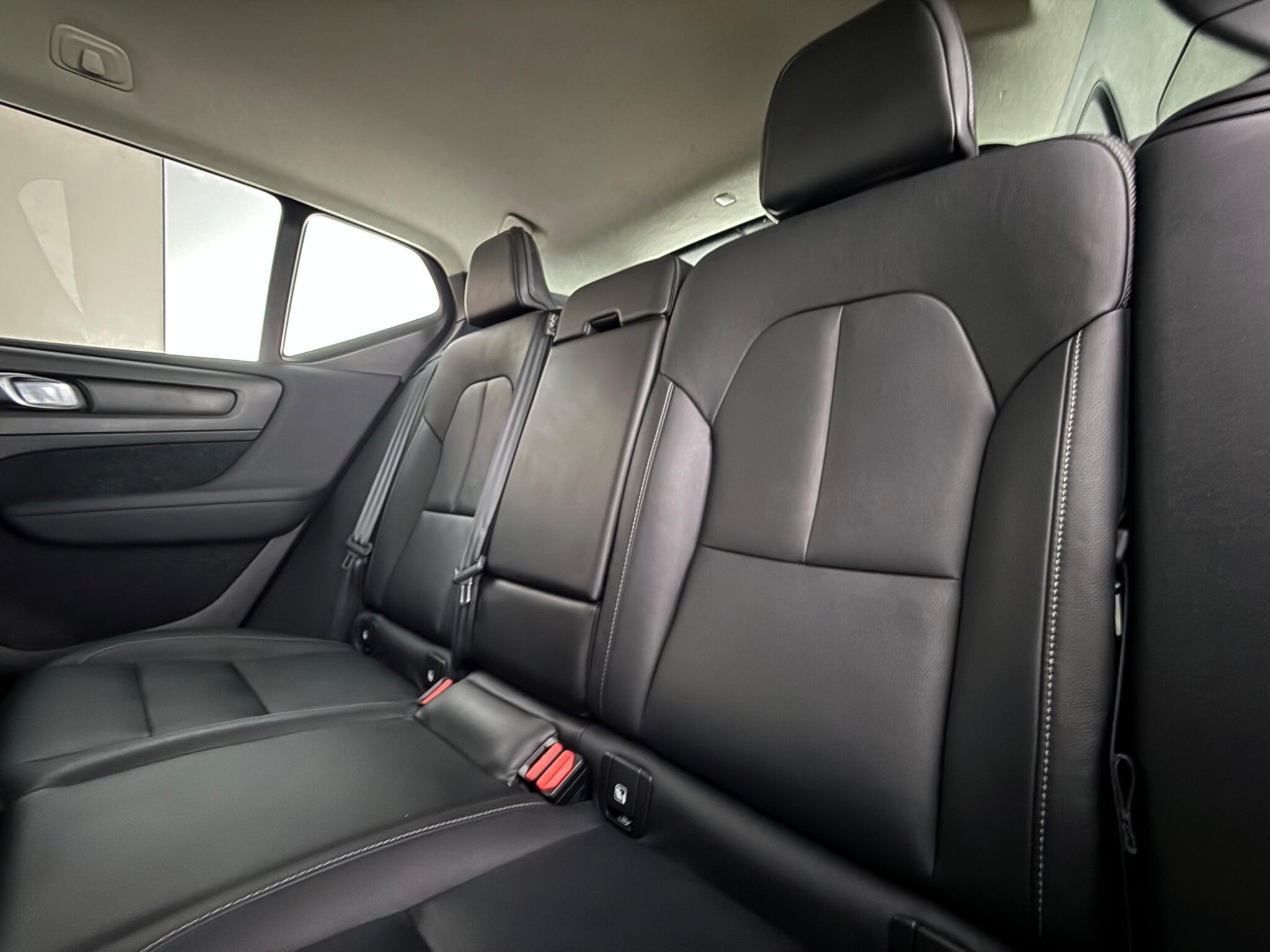 Volvo XC40 view 35