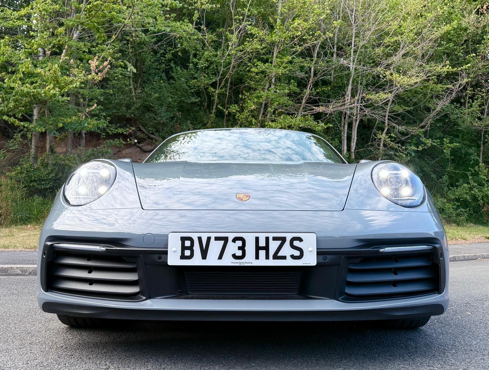 Porsche 911 view 8