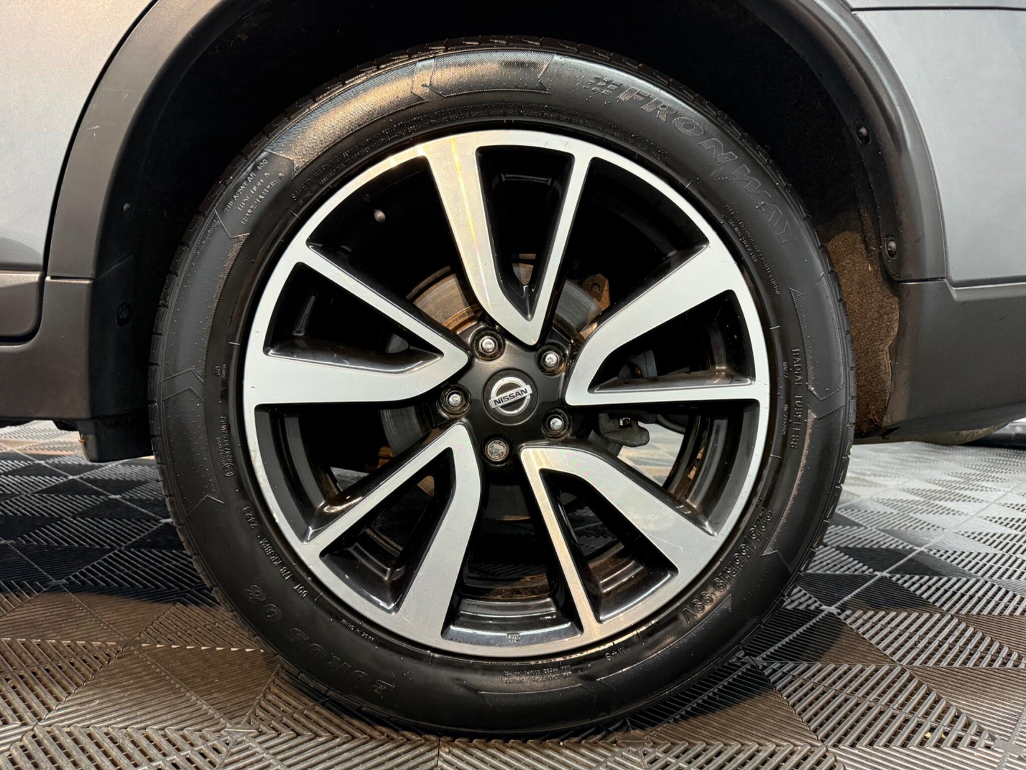 Nissan X-Trail view 25