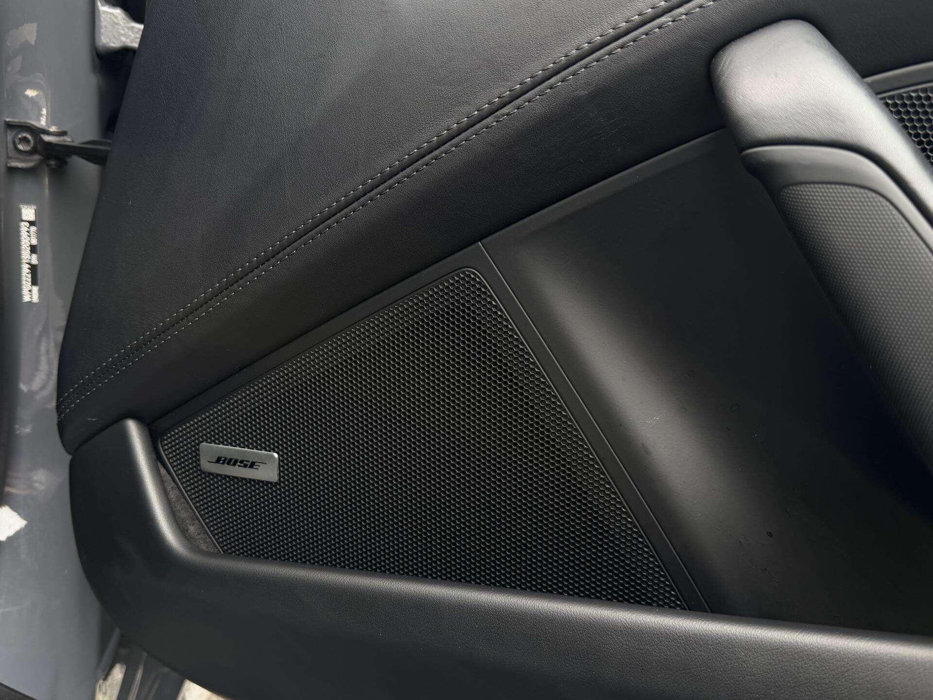 Porsche 911 view 27