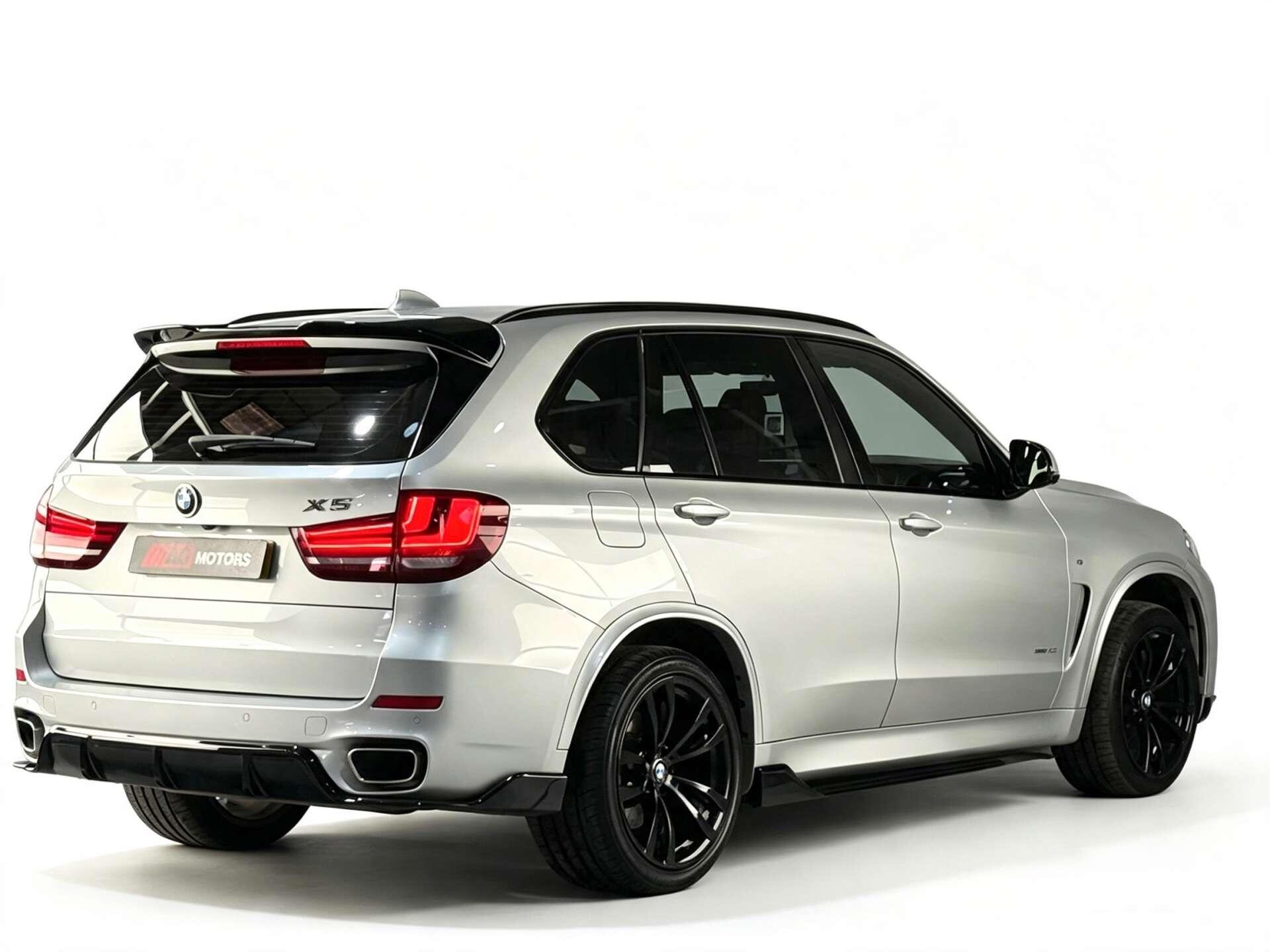 BMW X5 view 11