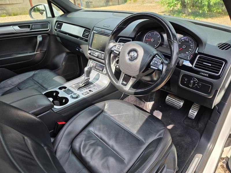 2015 Volkswagen Touareg image 3