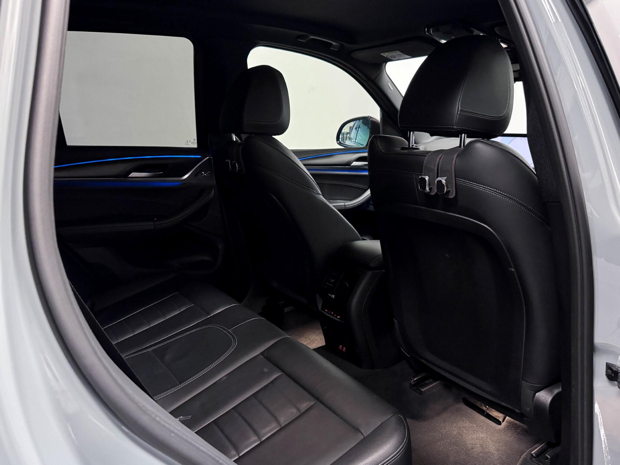 BMW X3 view 7