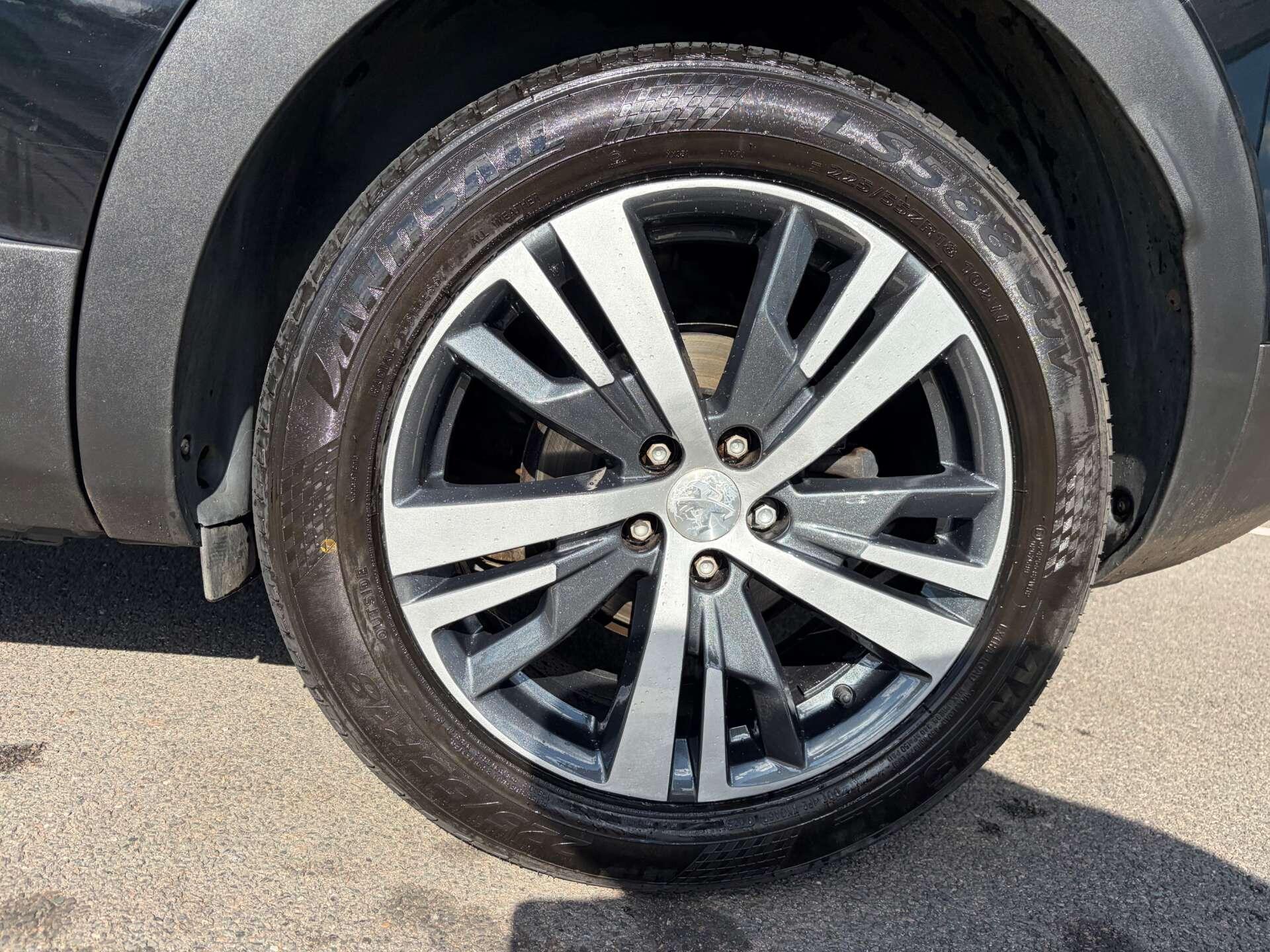 Peugeot 3008 view 11