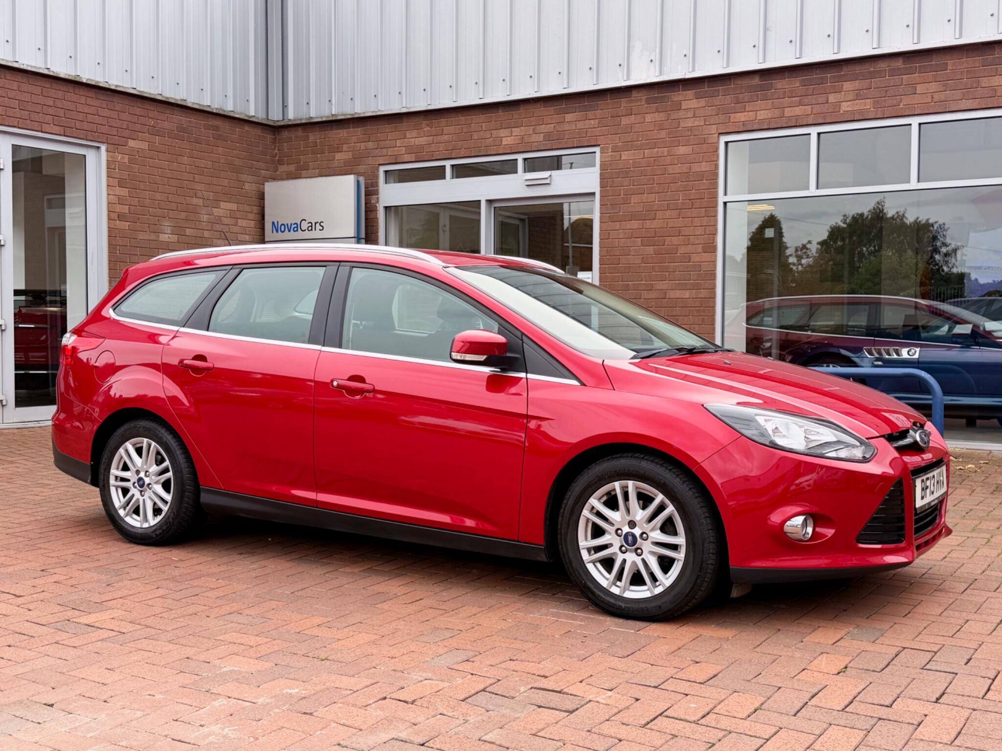 Ford Focus view 13
