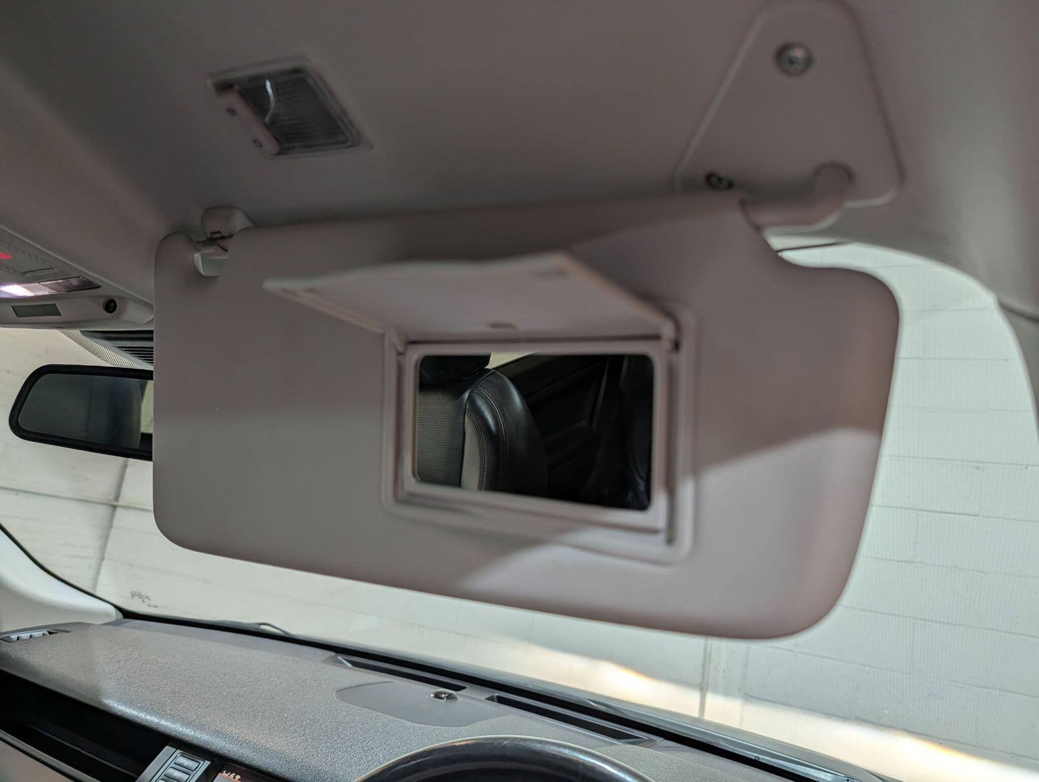 Land Rover Discovery Sport view 82