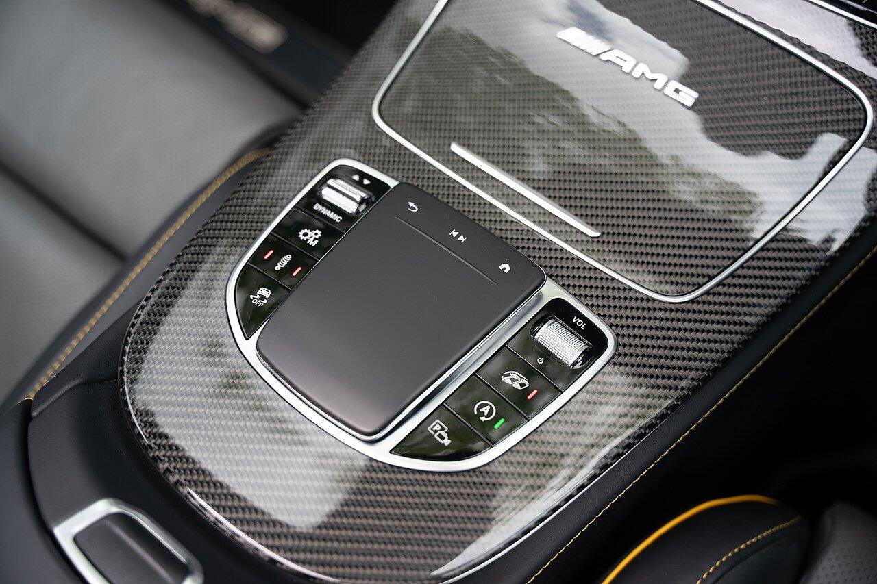 Mercedes-Benz E-Class view 44