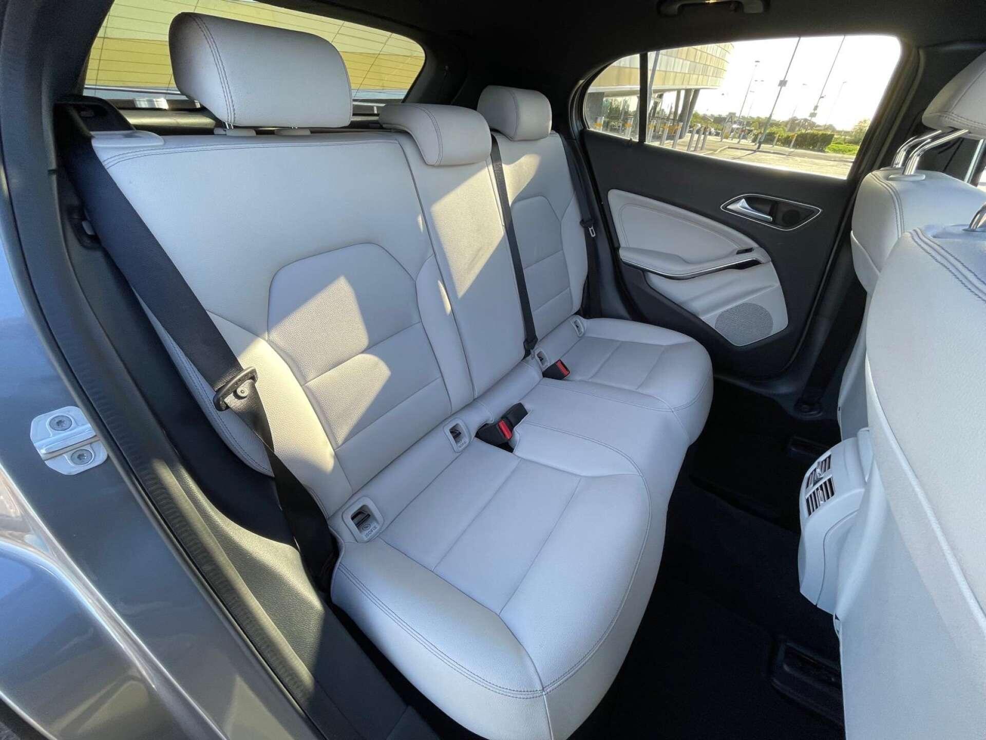 Mercedes-Benz Gla view 43
