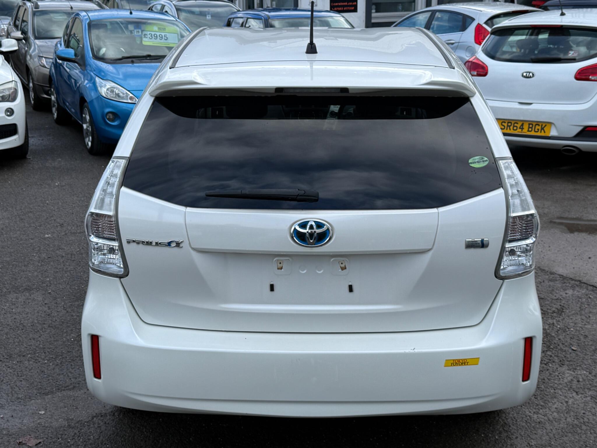 Toyota Prius+ - Image 17