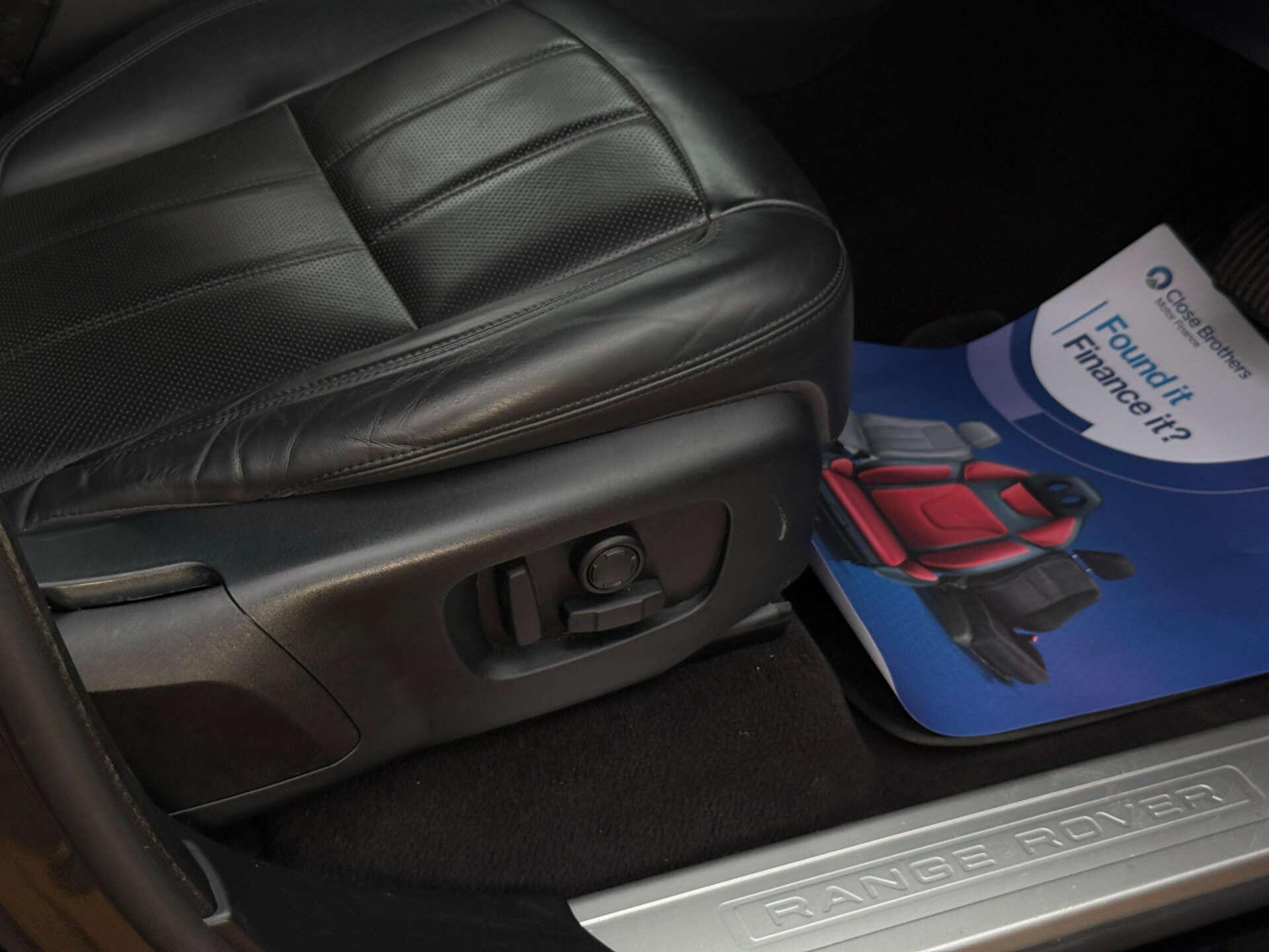 Land Rover Range Rover Sport view 28