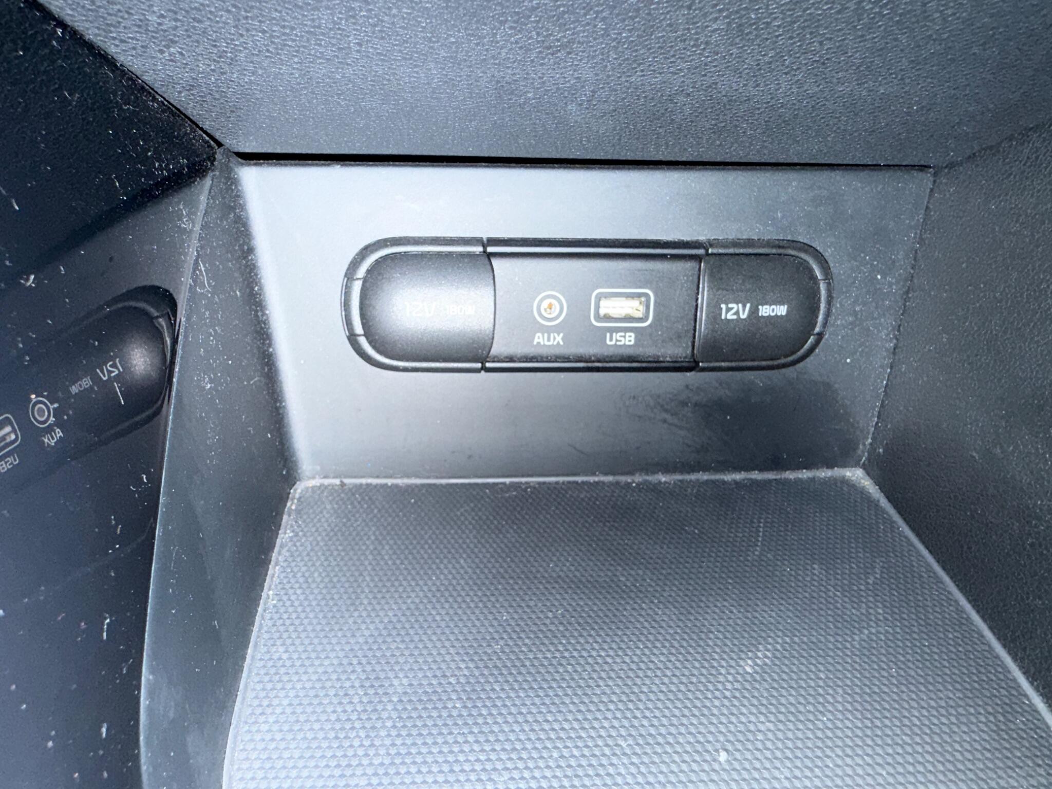 2018 Kia Niro image 32