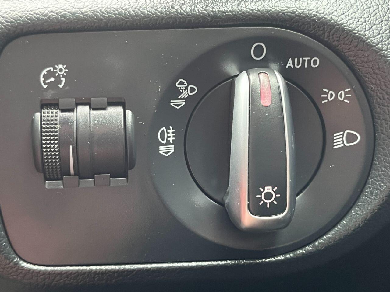 Audi Q3 view 27