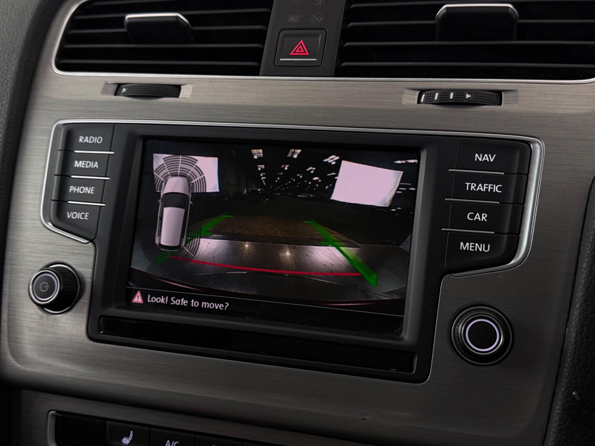 Volkswagen Golf view 23