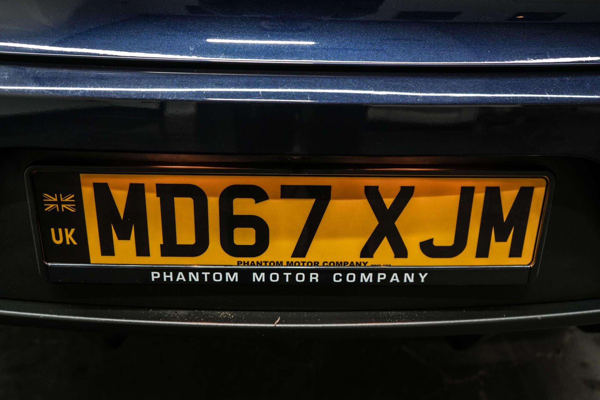 Porsche Macan view 13