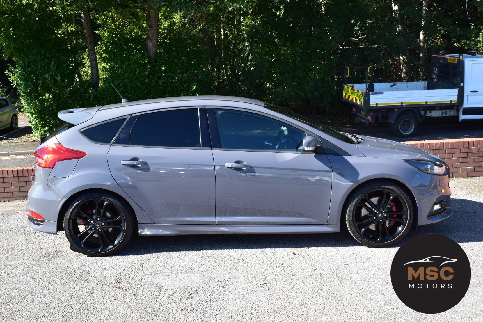 Ford Focus view 21
