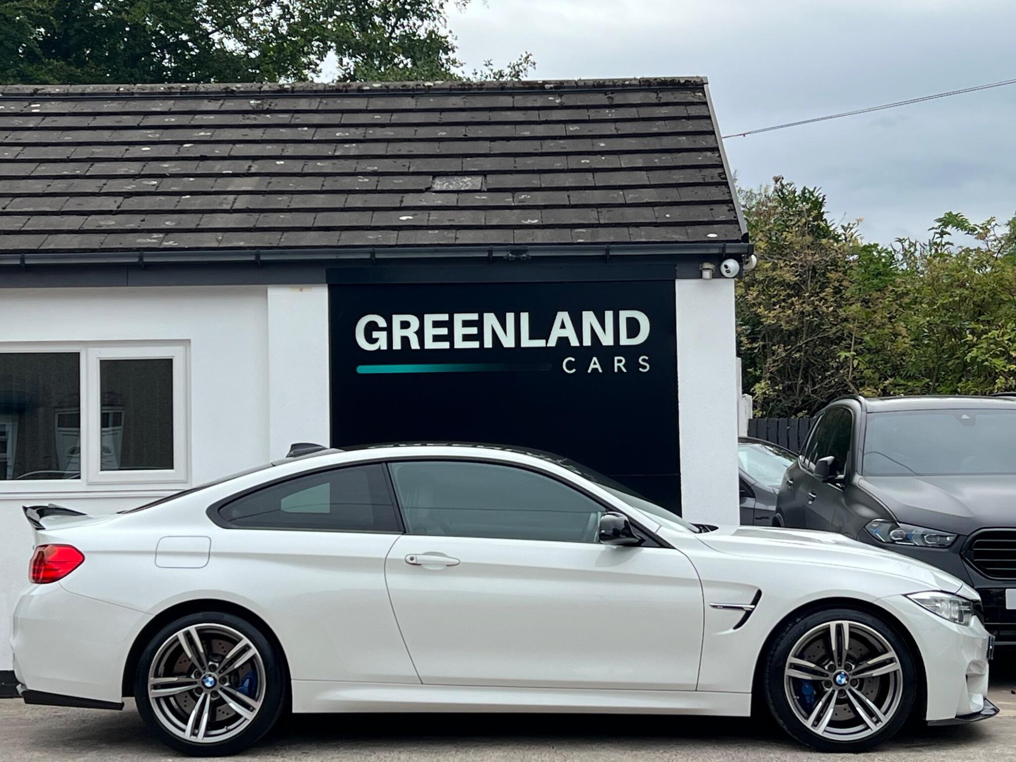 BMW M4 view 22