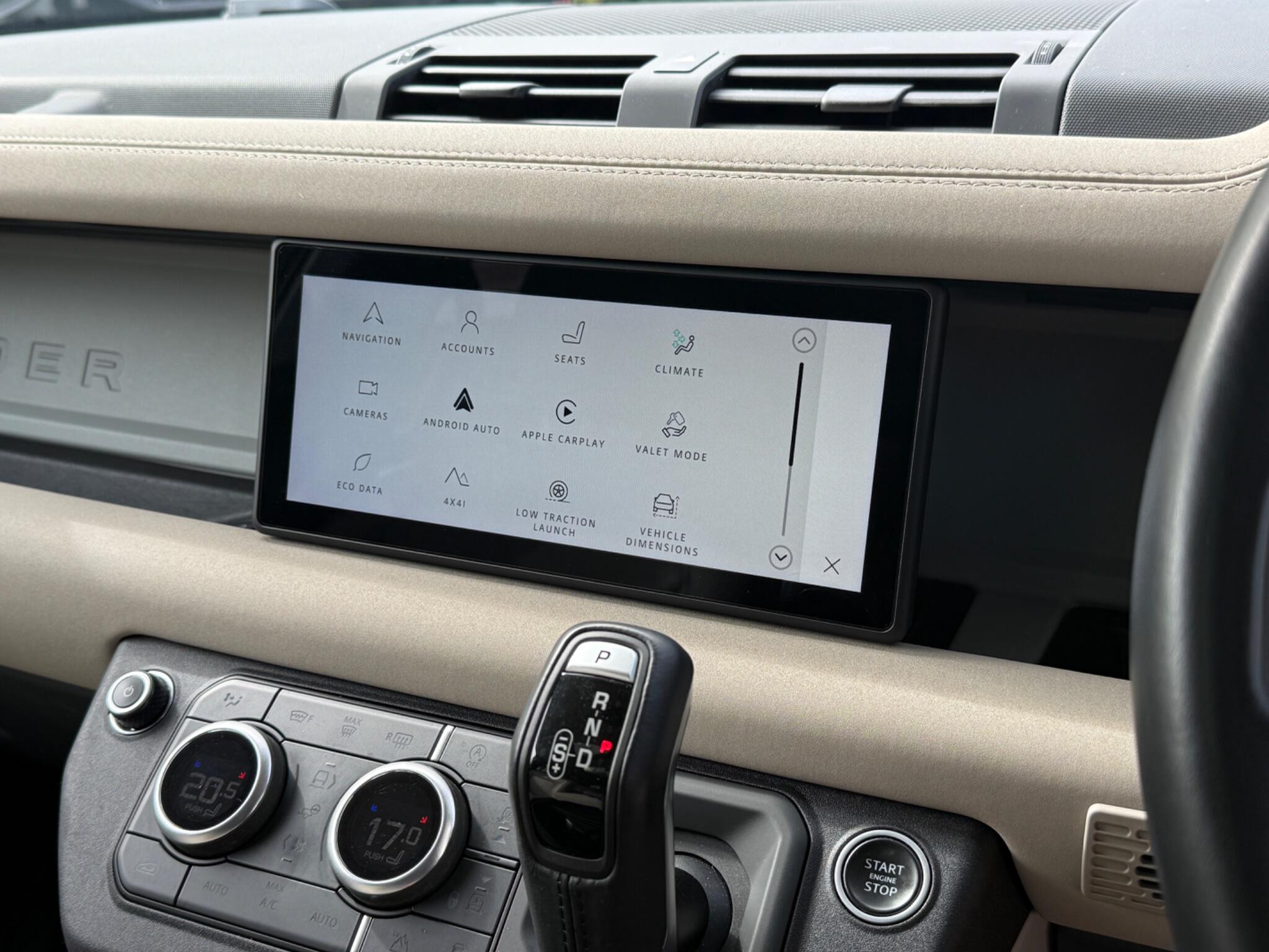 Land Rover Defender view 29