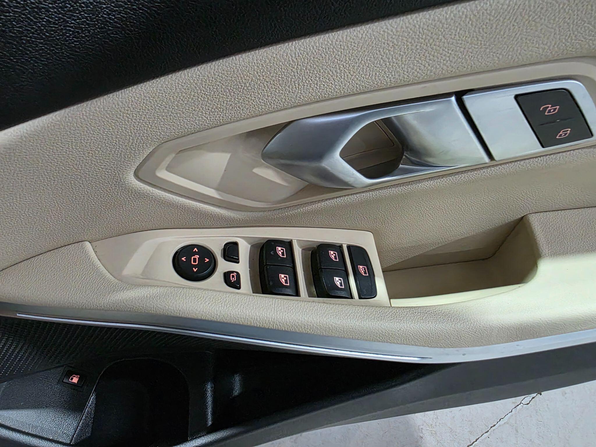 BMW 3 Series view 15