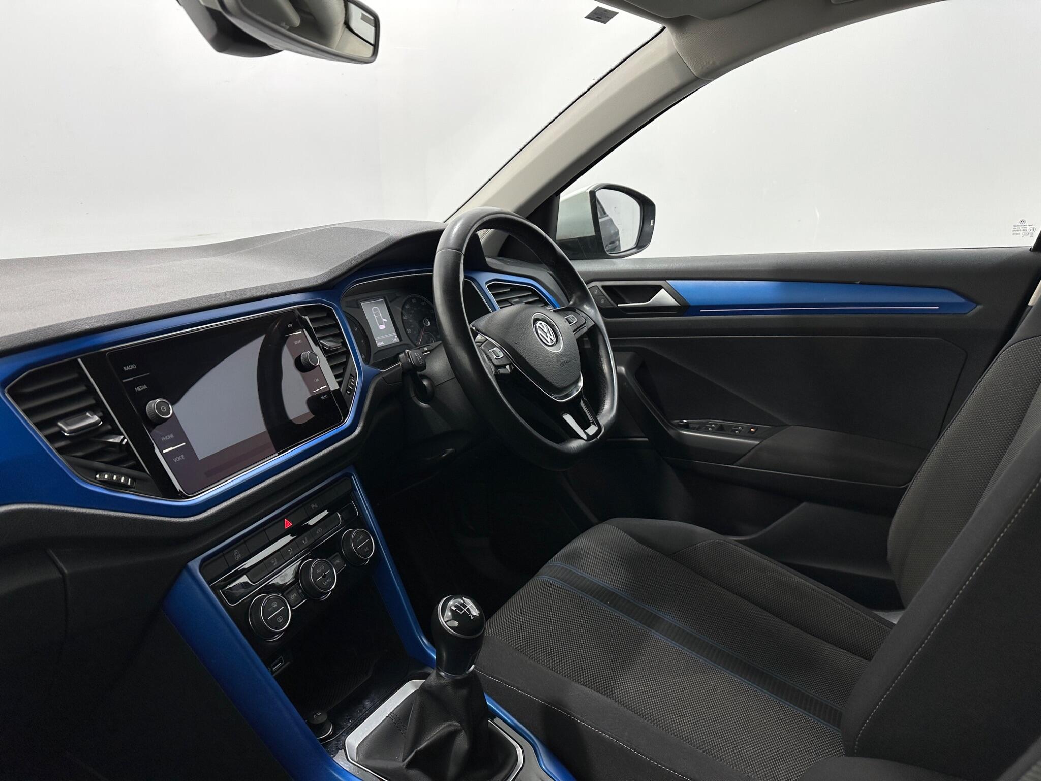Volkswagen T-Roc view 30