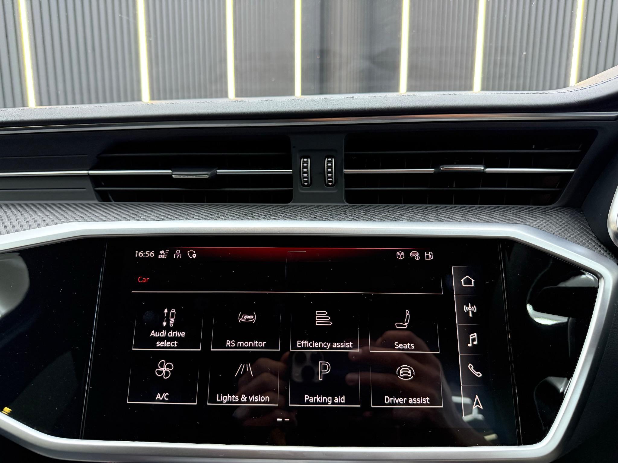 Audi RS6 Avant view 34