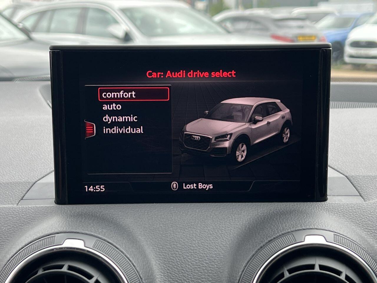 Audi Q2 view 45