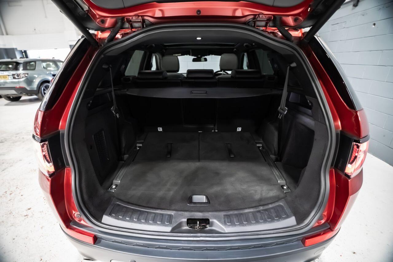 Land Rover Discovery Sport view 41