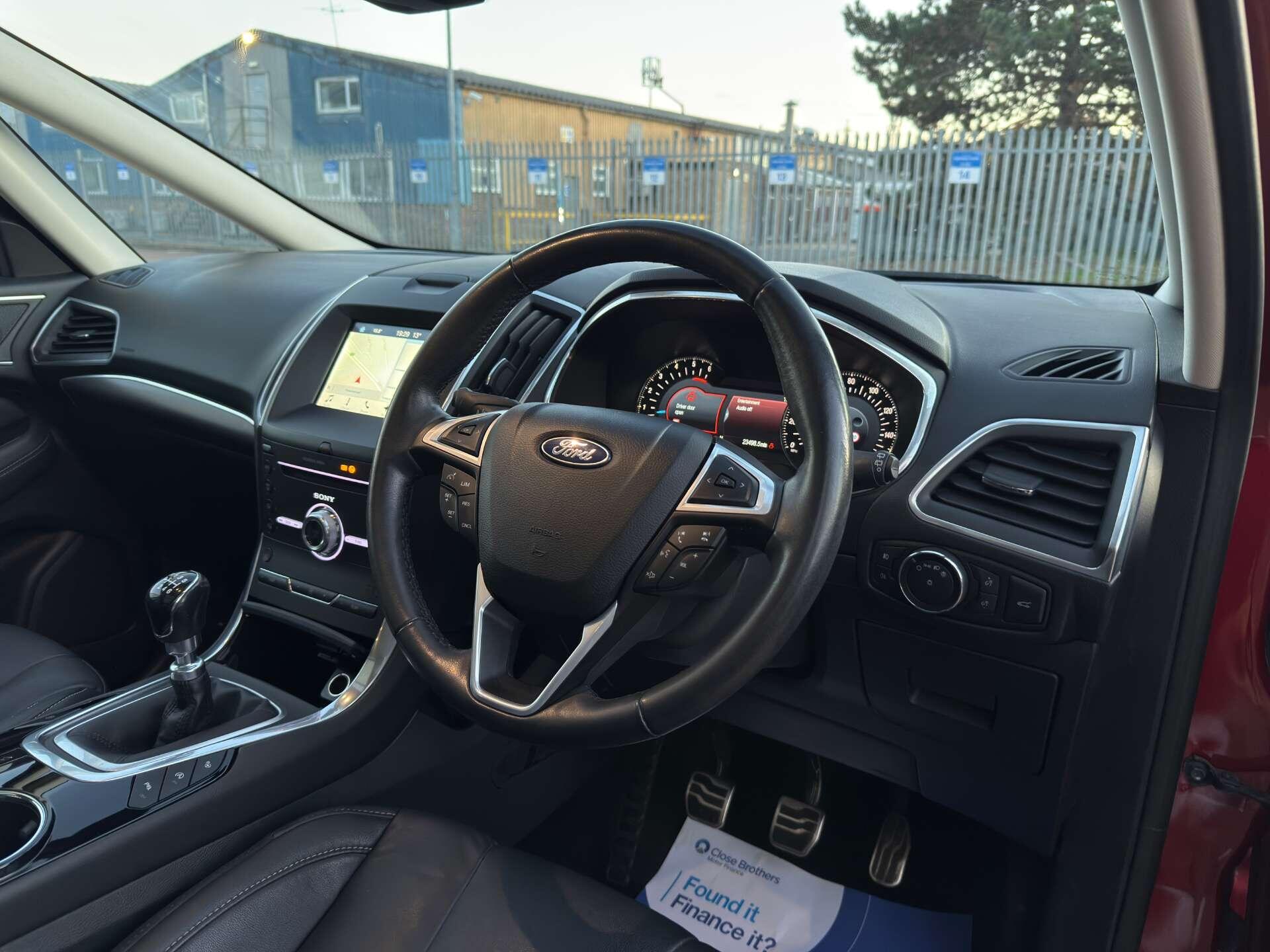 Ford S-Max view 15