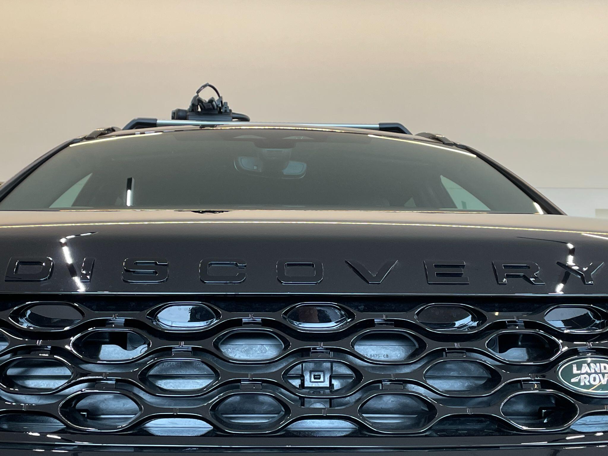 Land Rover Discovery Sport view 13