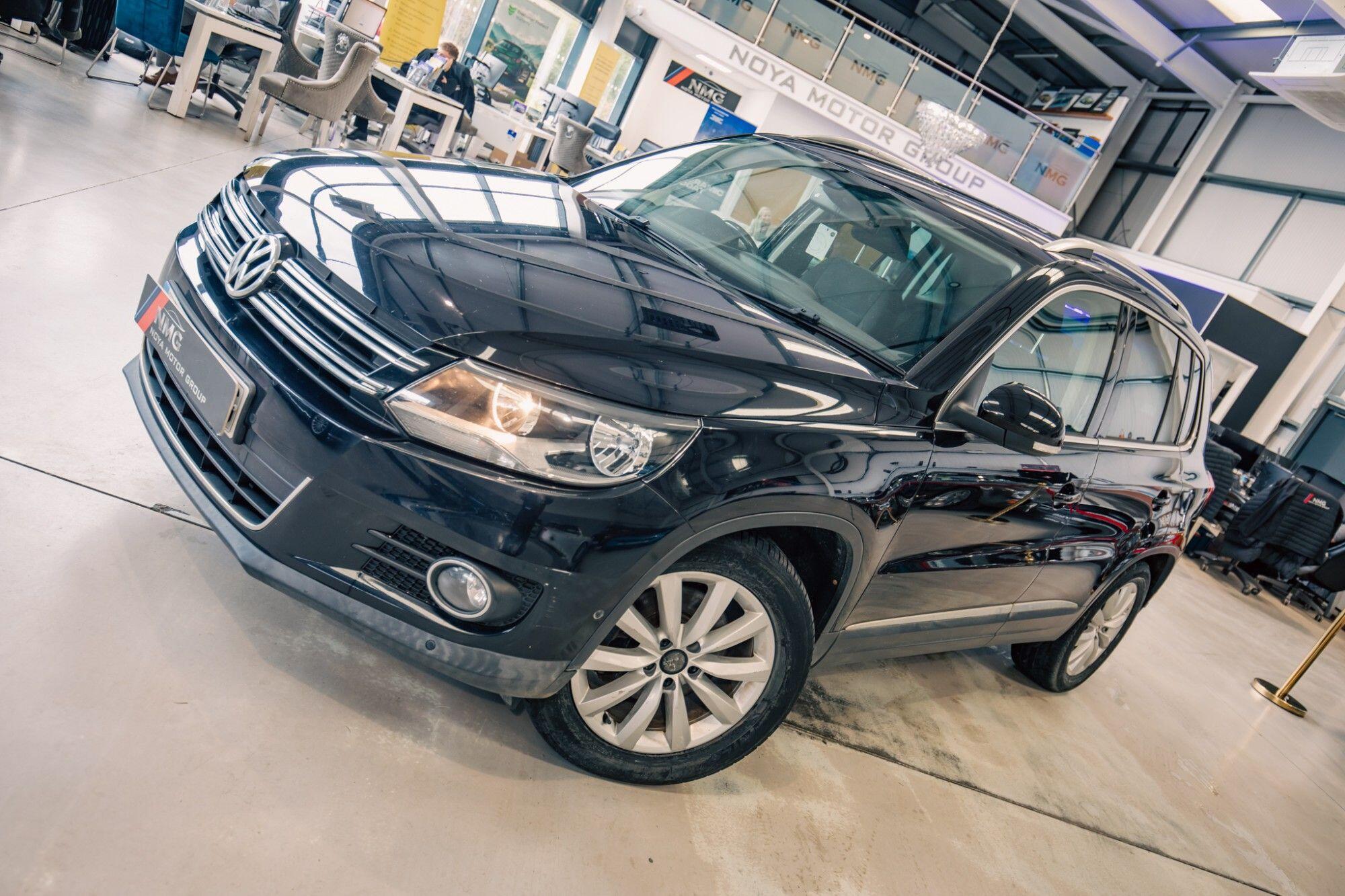Volkswagen Tiguan view 5