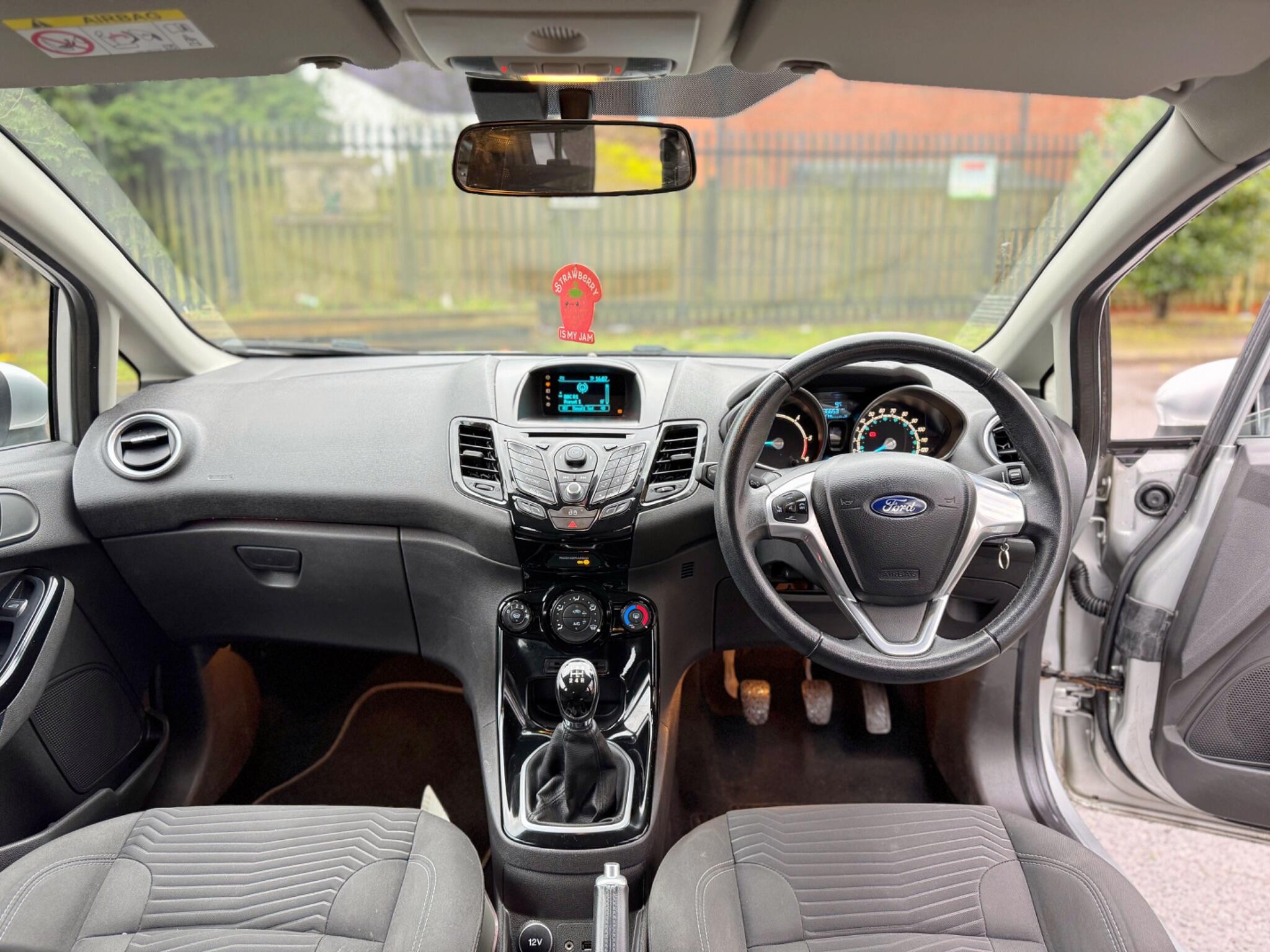 2014 Ford Fiesta 1.5 TDCi Zetec Euro 5 5dr image 38