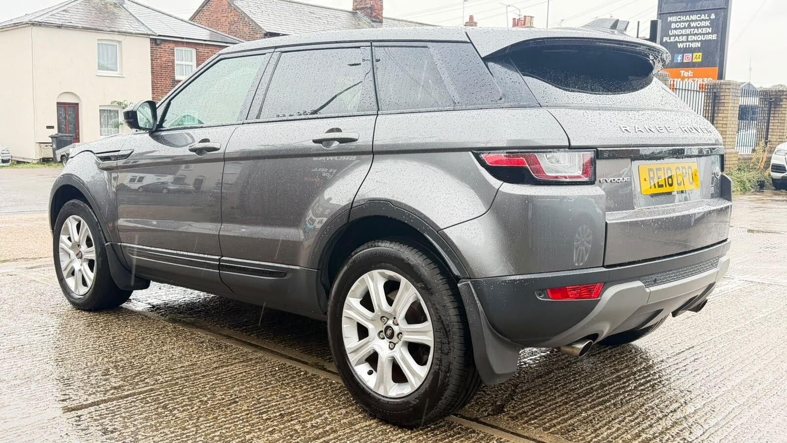 Land Rover Range Rover Evoque view 4