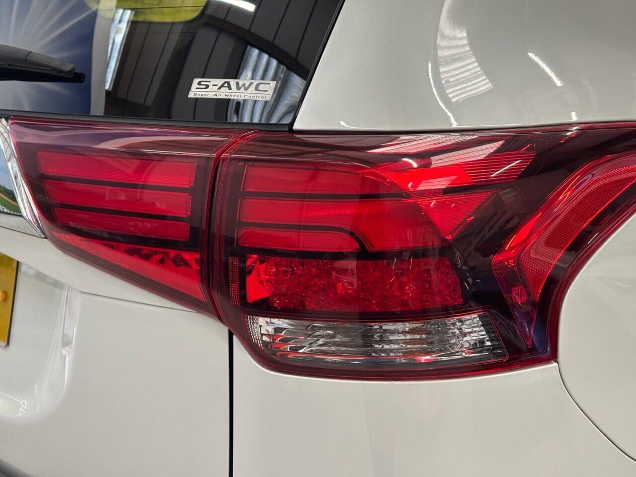 Mitsubishi Outlander view 52