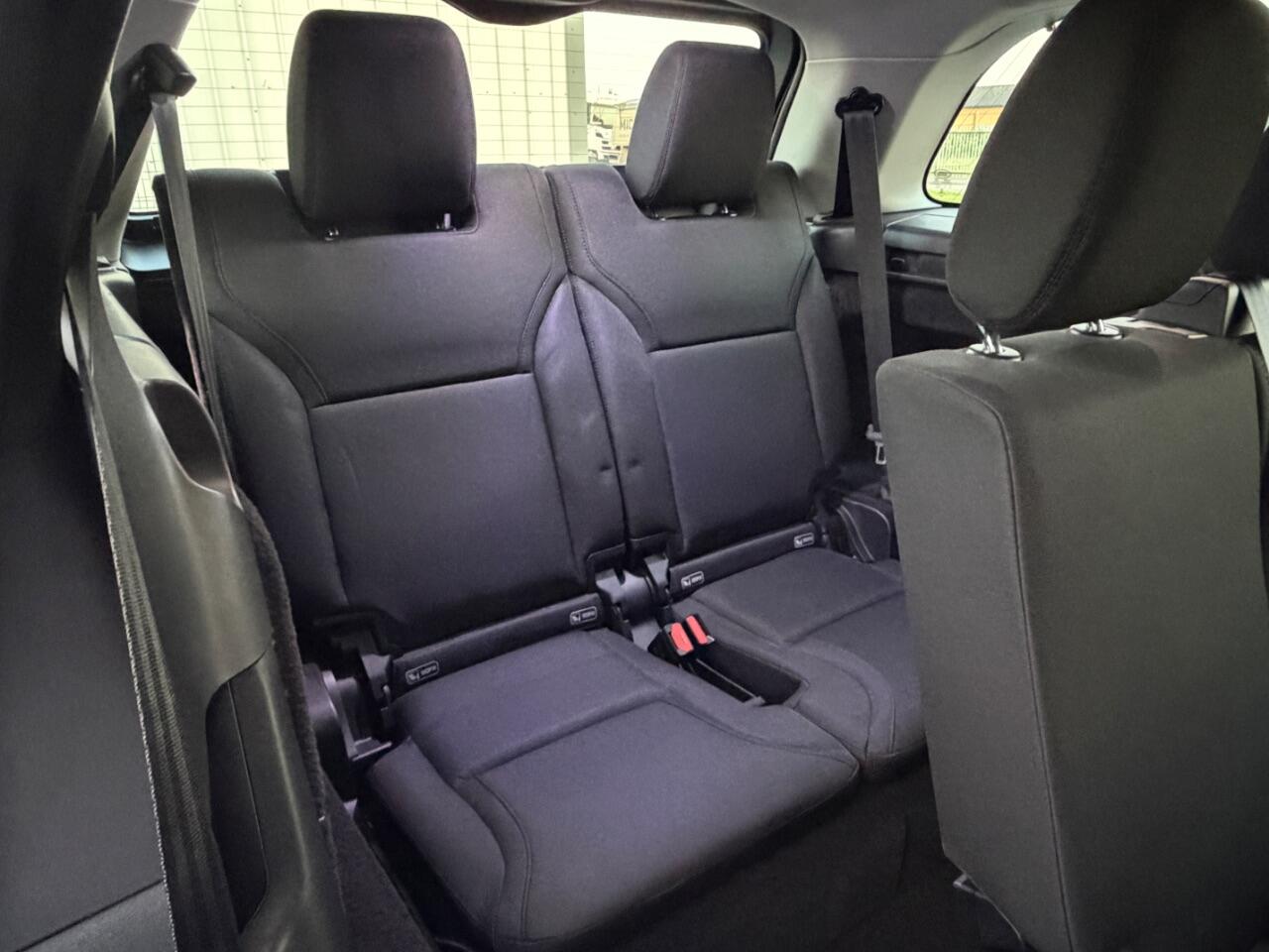 Land Rover Discovery view 14