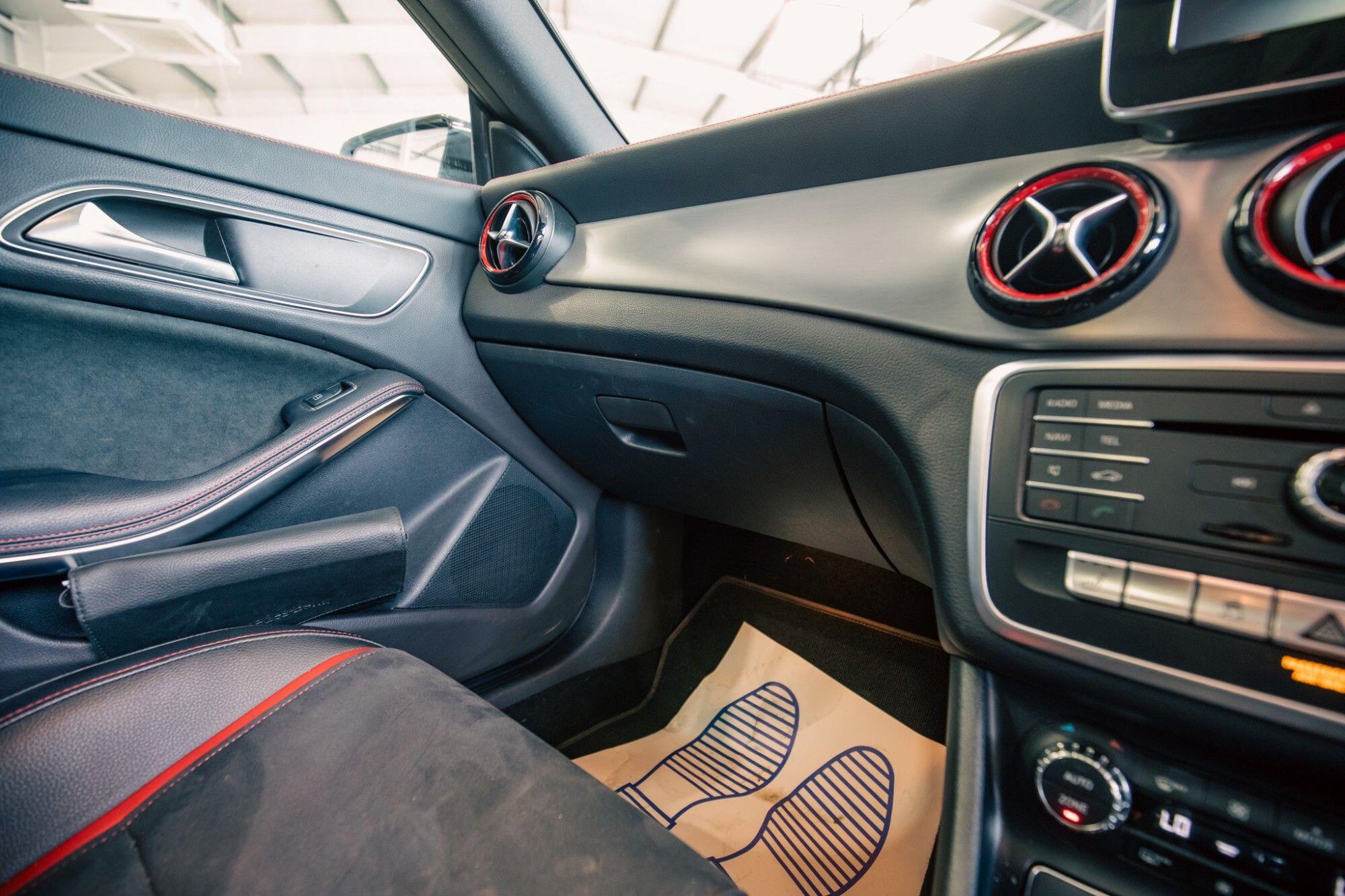 Mercedes-Benz CLA view 21