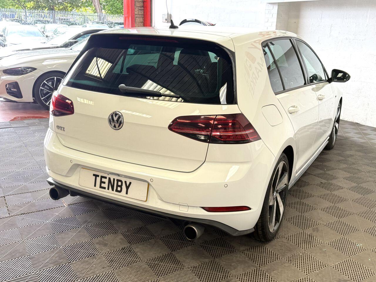 Volkswagen Golf view 10