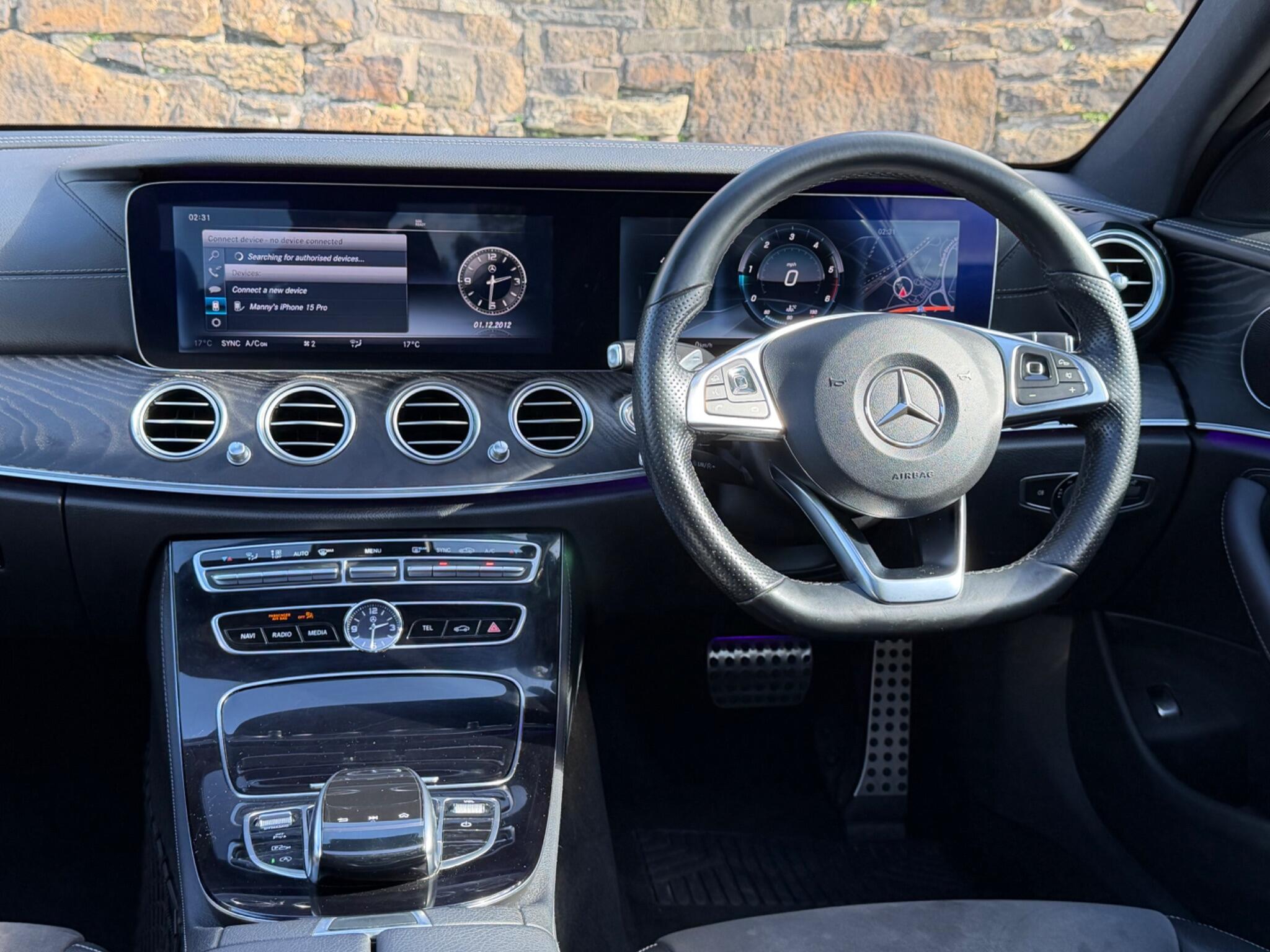 Mercedes-Benz E-Class view 26