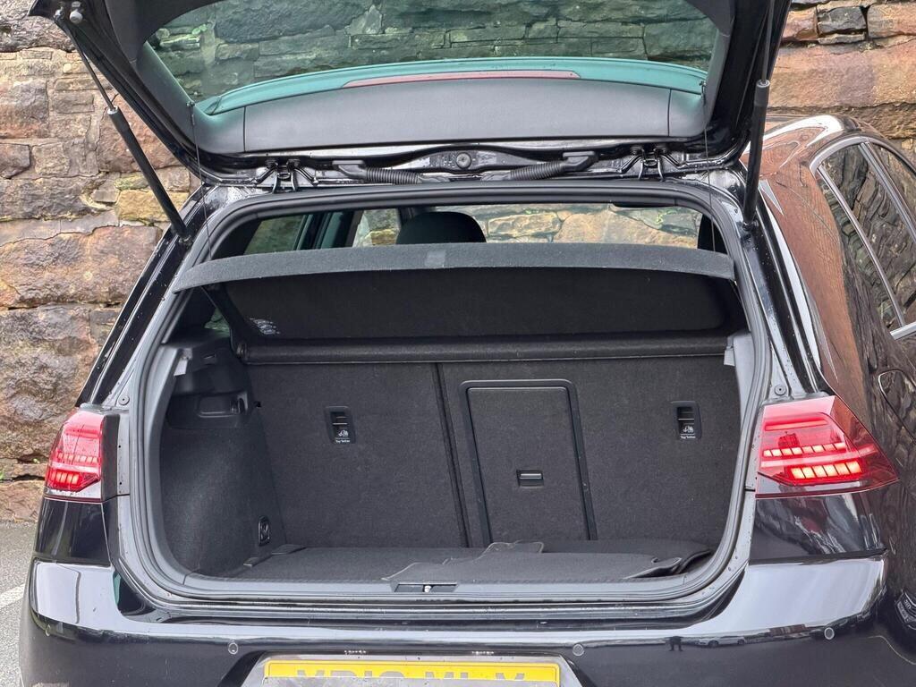 Volkswagen Golf view 19