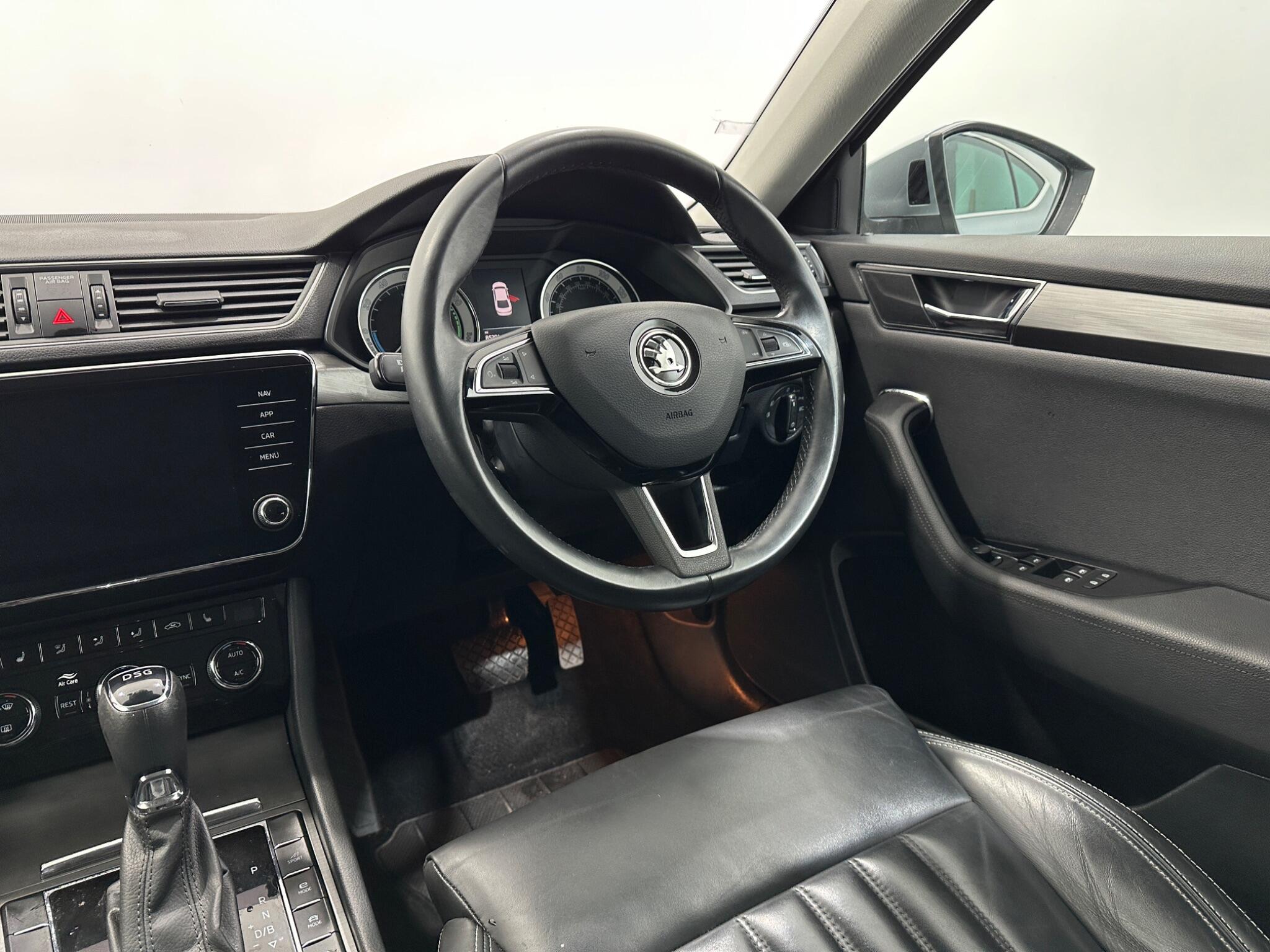 Skoda Superb view 12