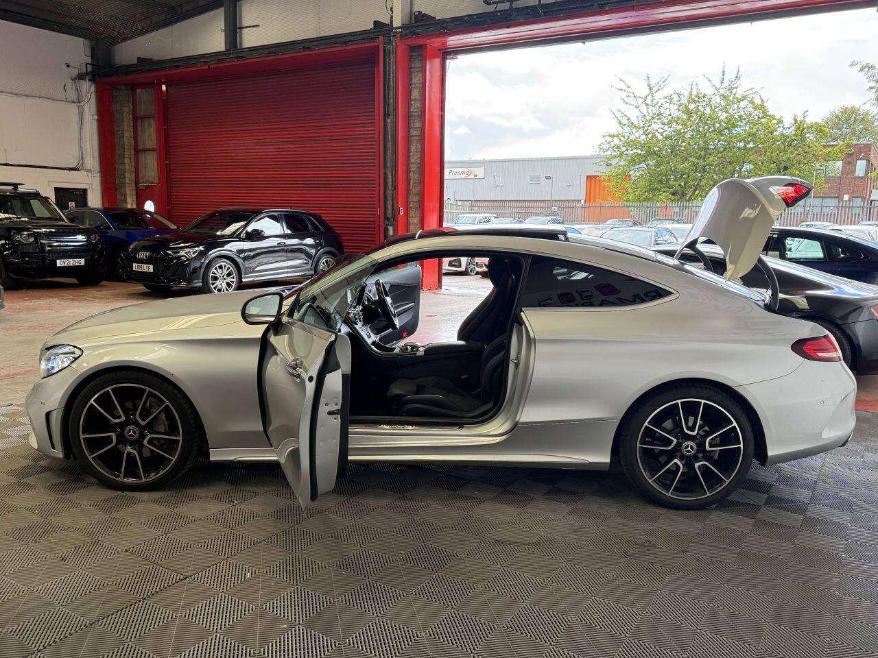 Mercedes-Benz C Class view 13