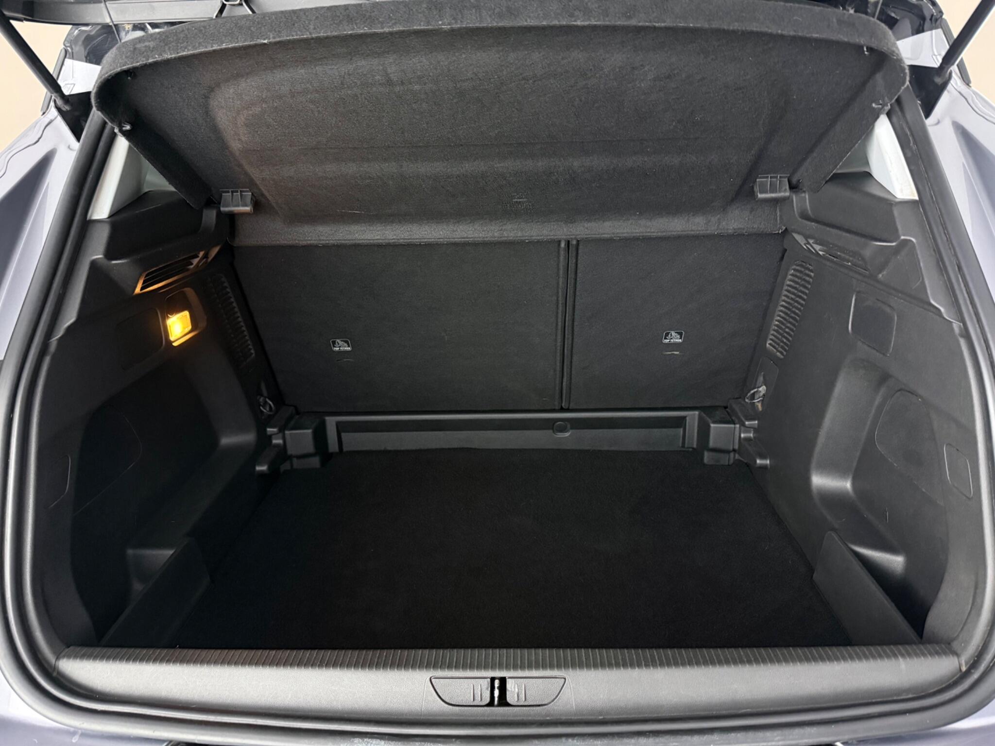 Vauxhall Grandland view 13
