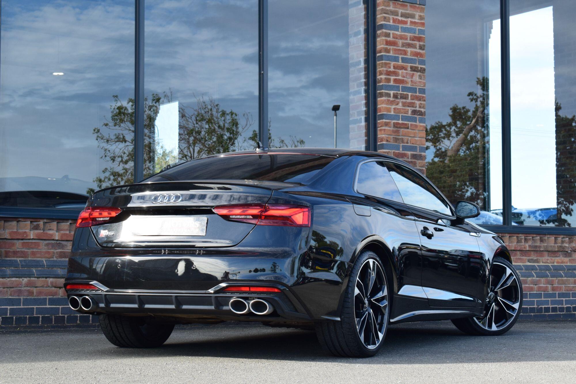 Audi S5 view 37