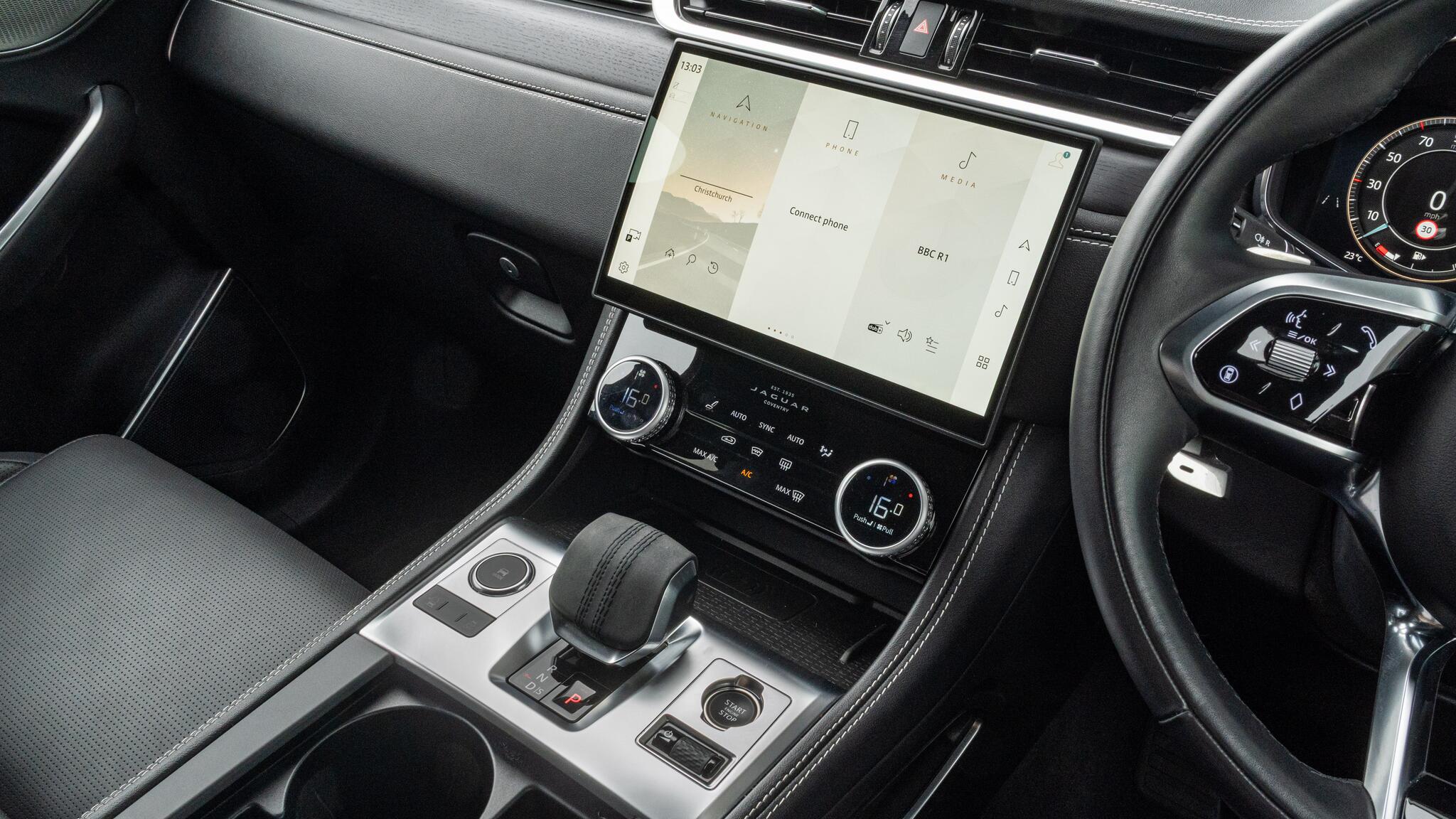 Jaguar F-Pace view 62